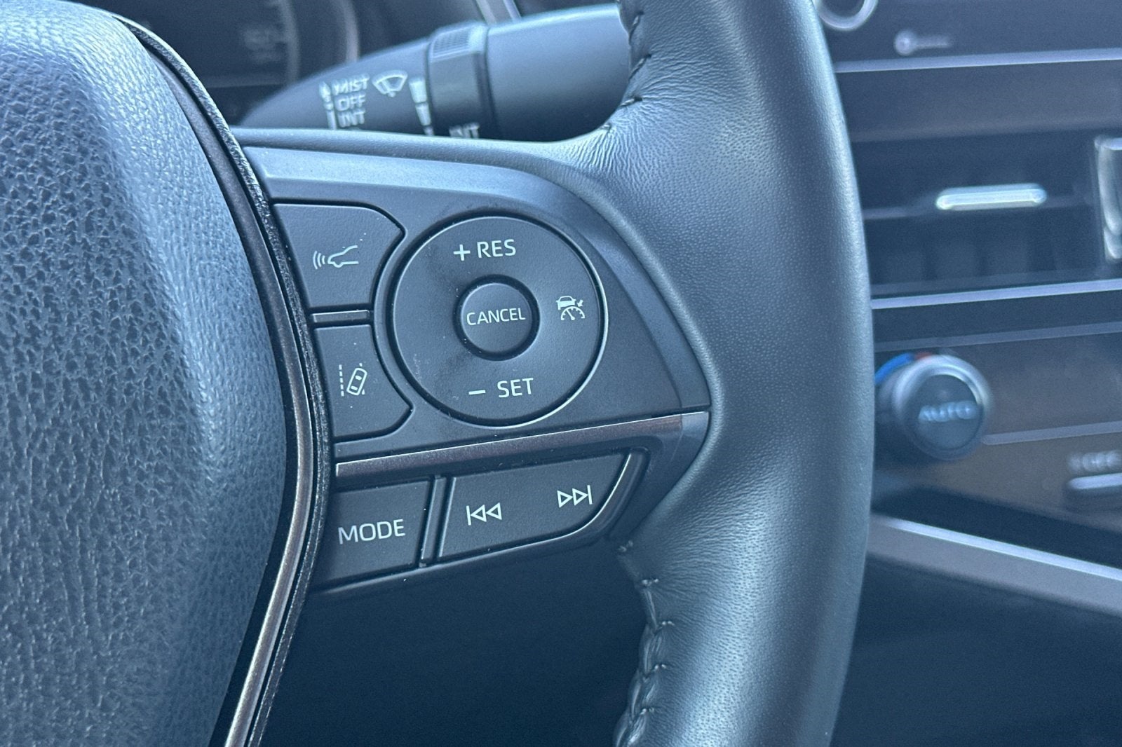 2023 Toyota Camry Hybrid SE