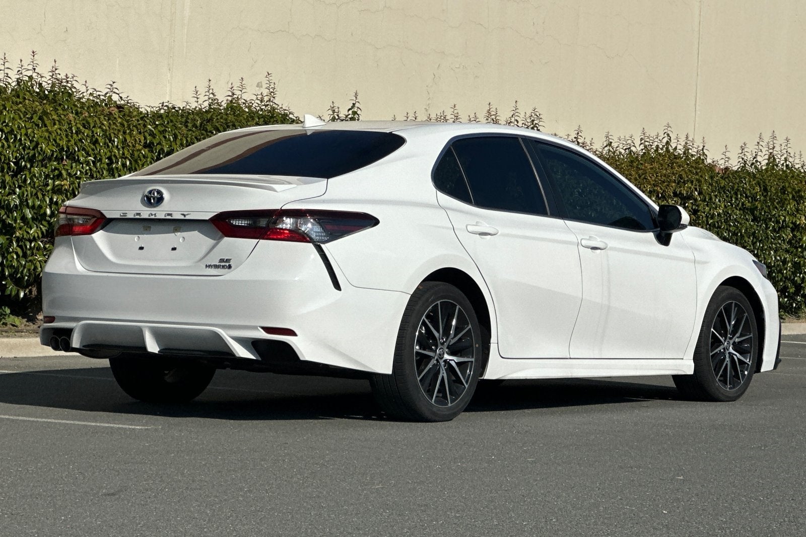 2023 Toyota Camry Hybrid SE