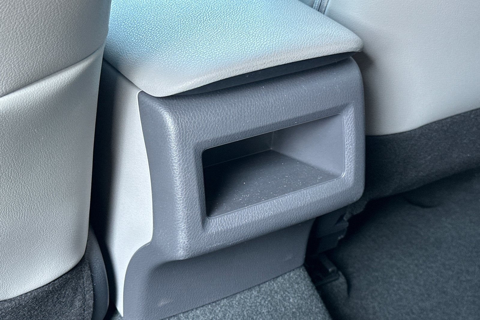 2023 Toyota Camry Hybrid SE