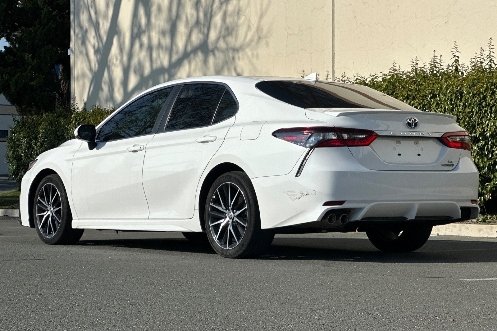 2023 Toyota Camry Hybrid SE