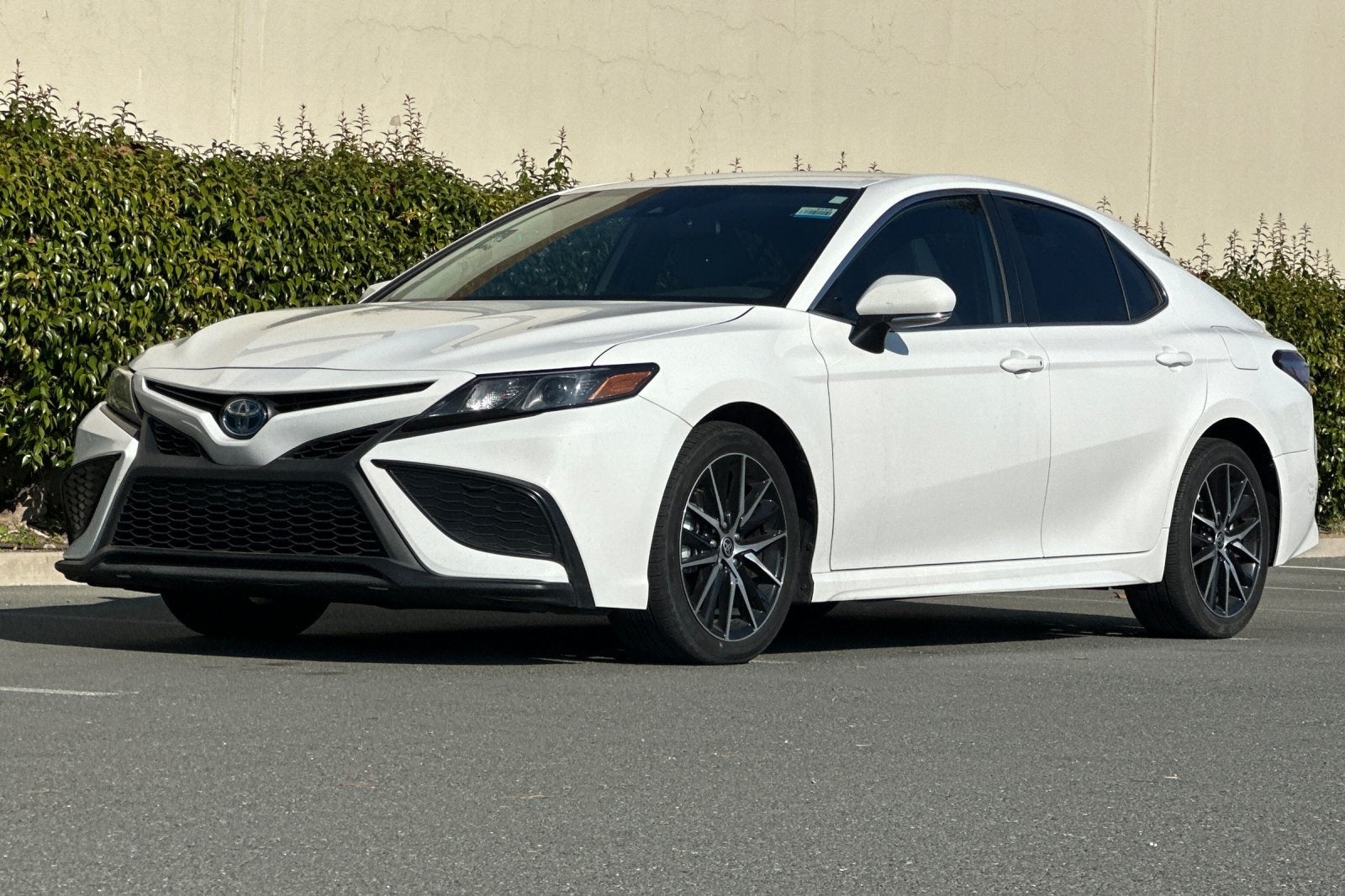 2023 Toyota Camry Hybrid SE