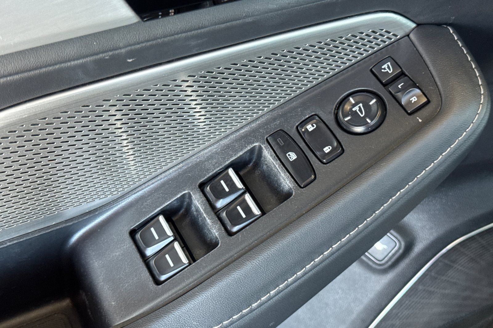 2023 Acura MDX TECH
