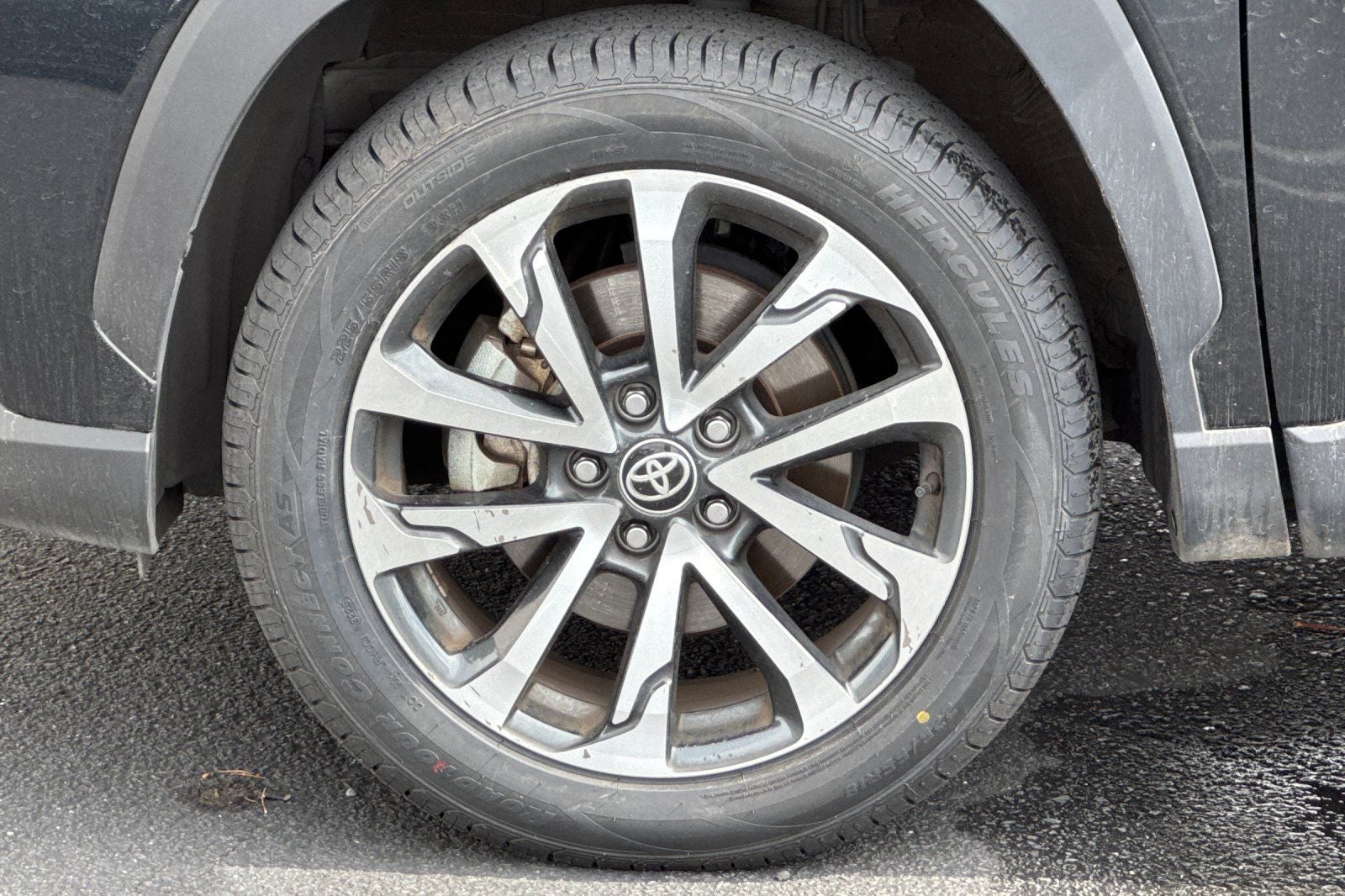 2024 Toyota Corolla Cross XLE