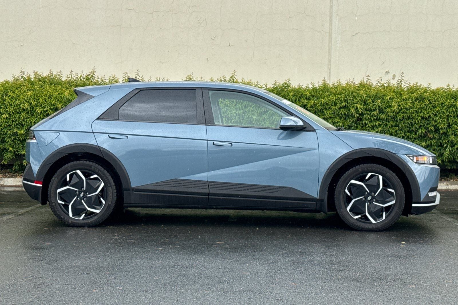 2024 Hyundai IONIQ 5 SE