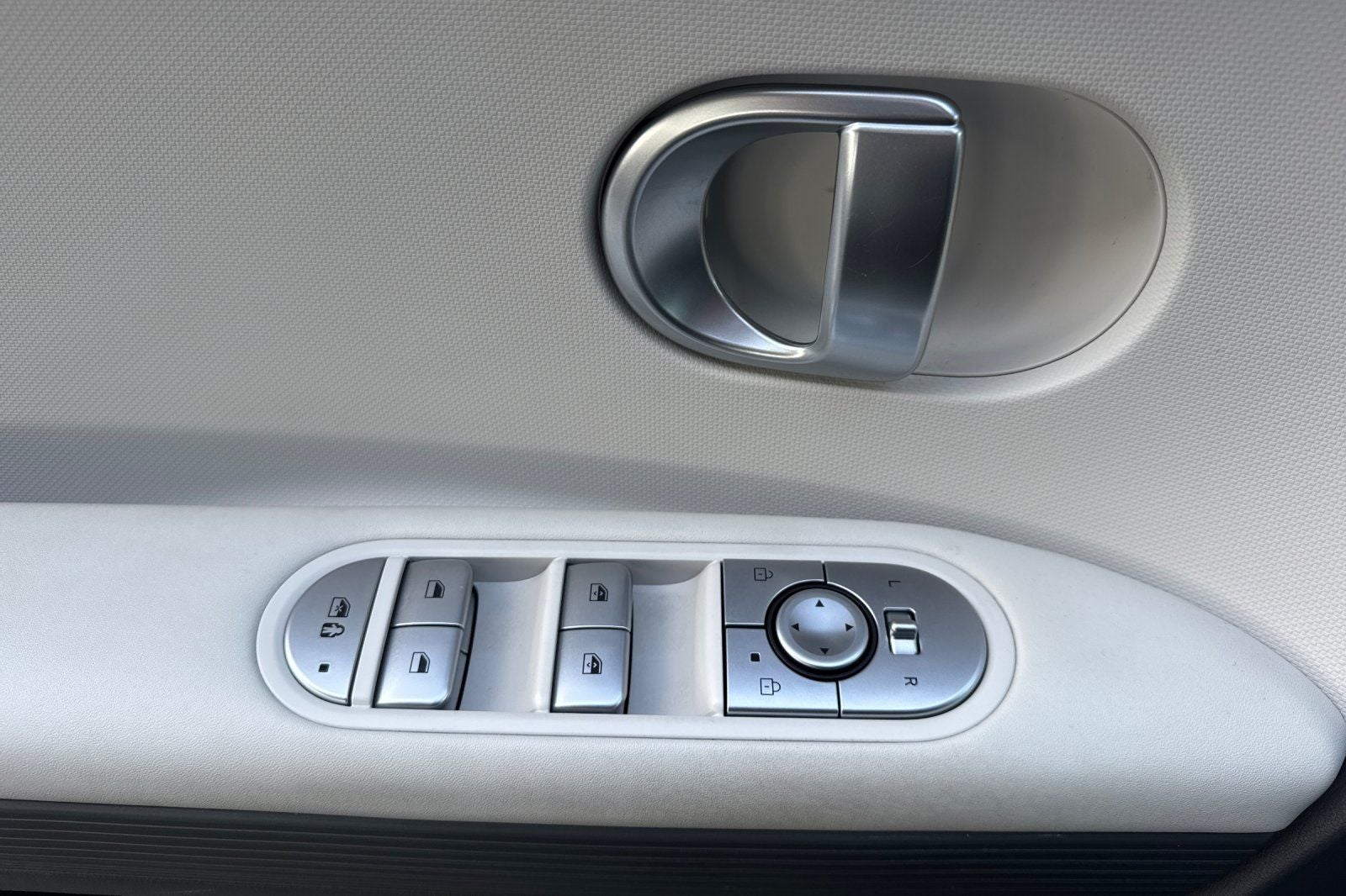 2024 Hyundai IONIQ 5 SEL SEL