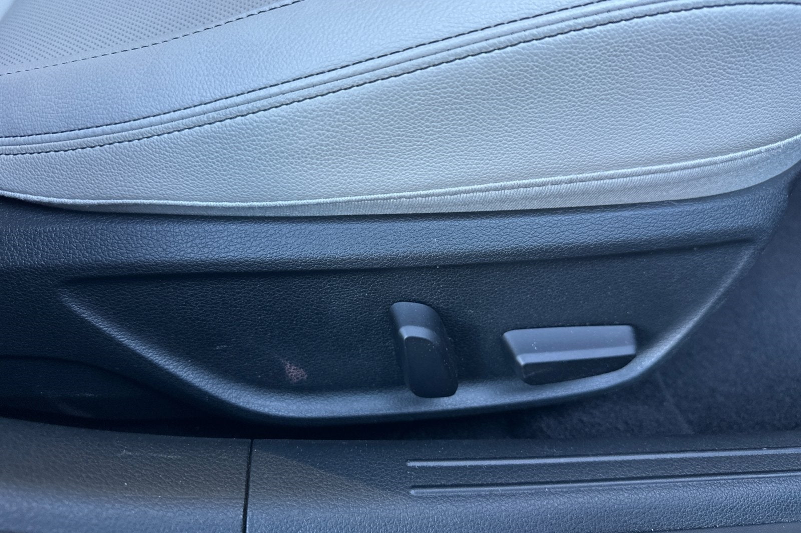 2024 Genesis G70 2.5T