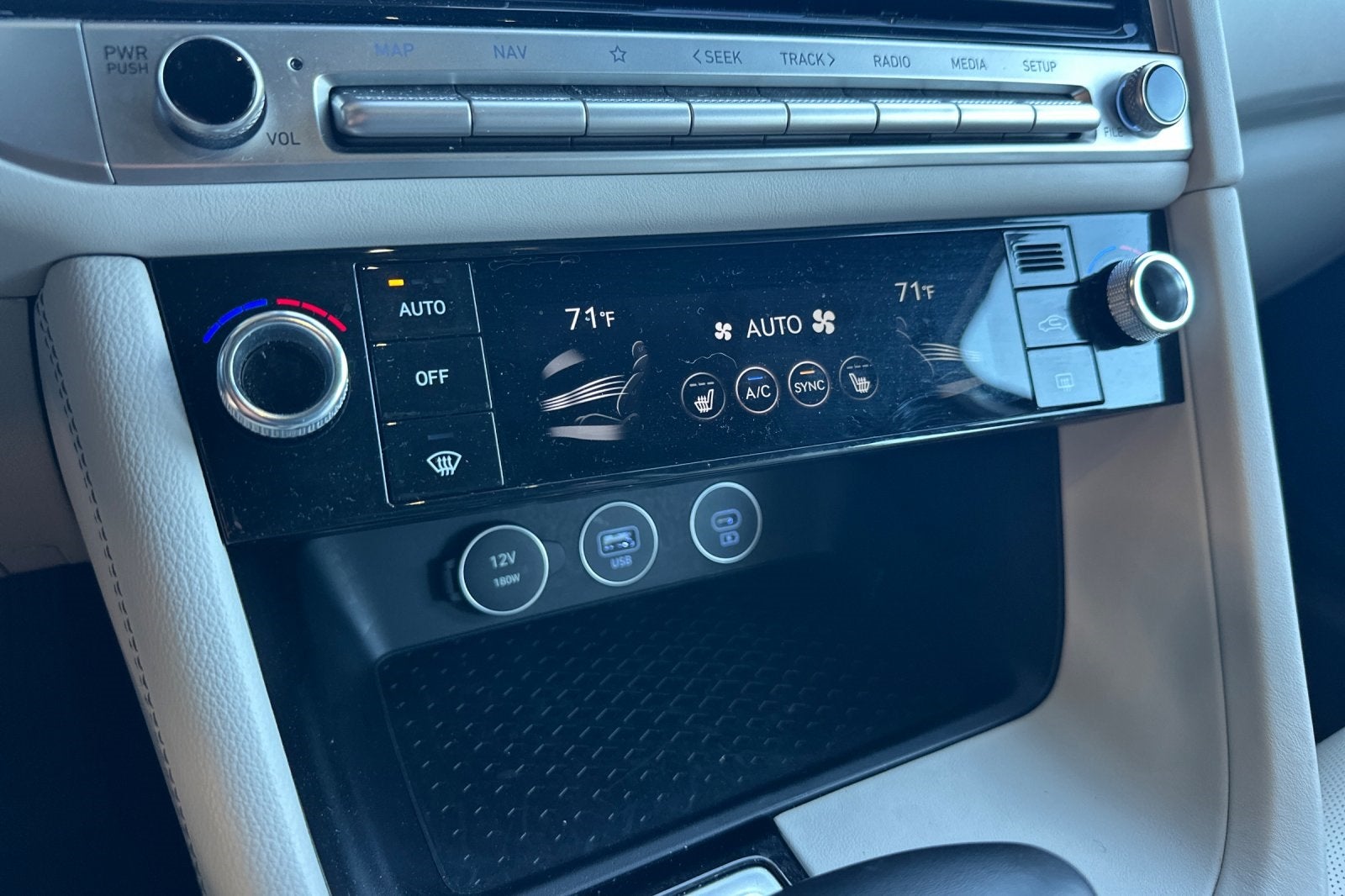 2024 Genesis G70 2.5T