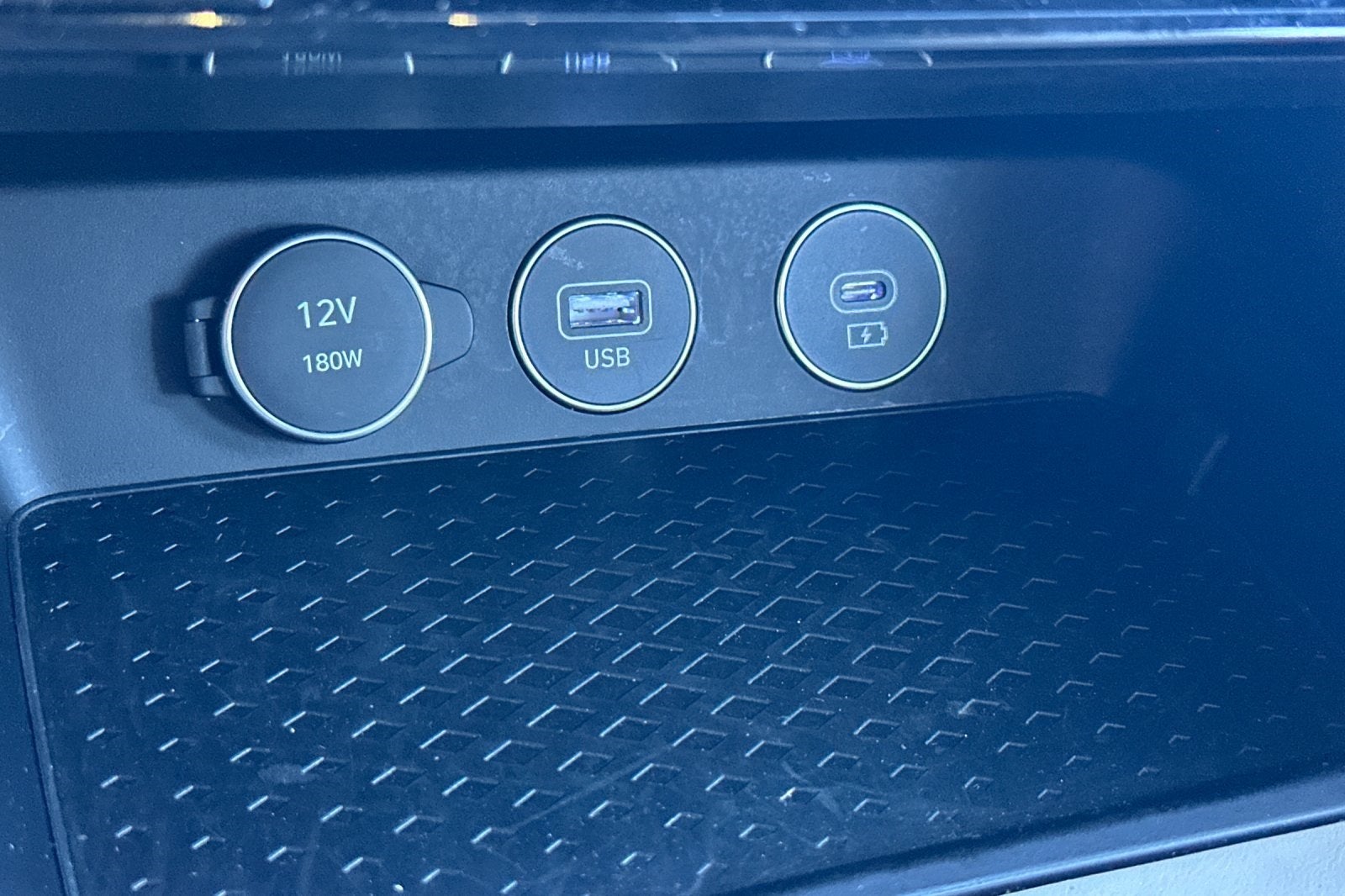 2024 Genesis G70 2.5T