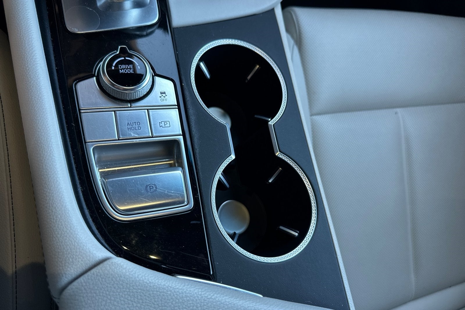 2024 Genesis G70 2.5T