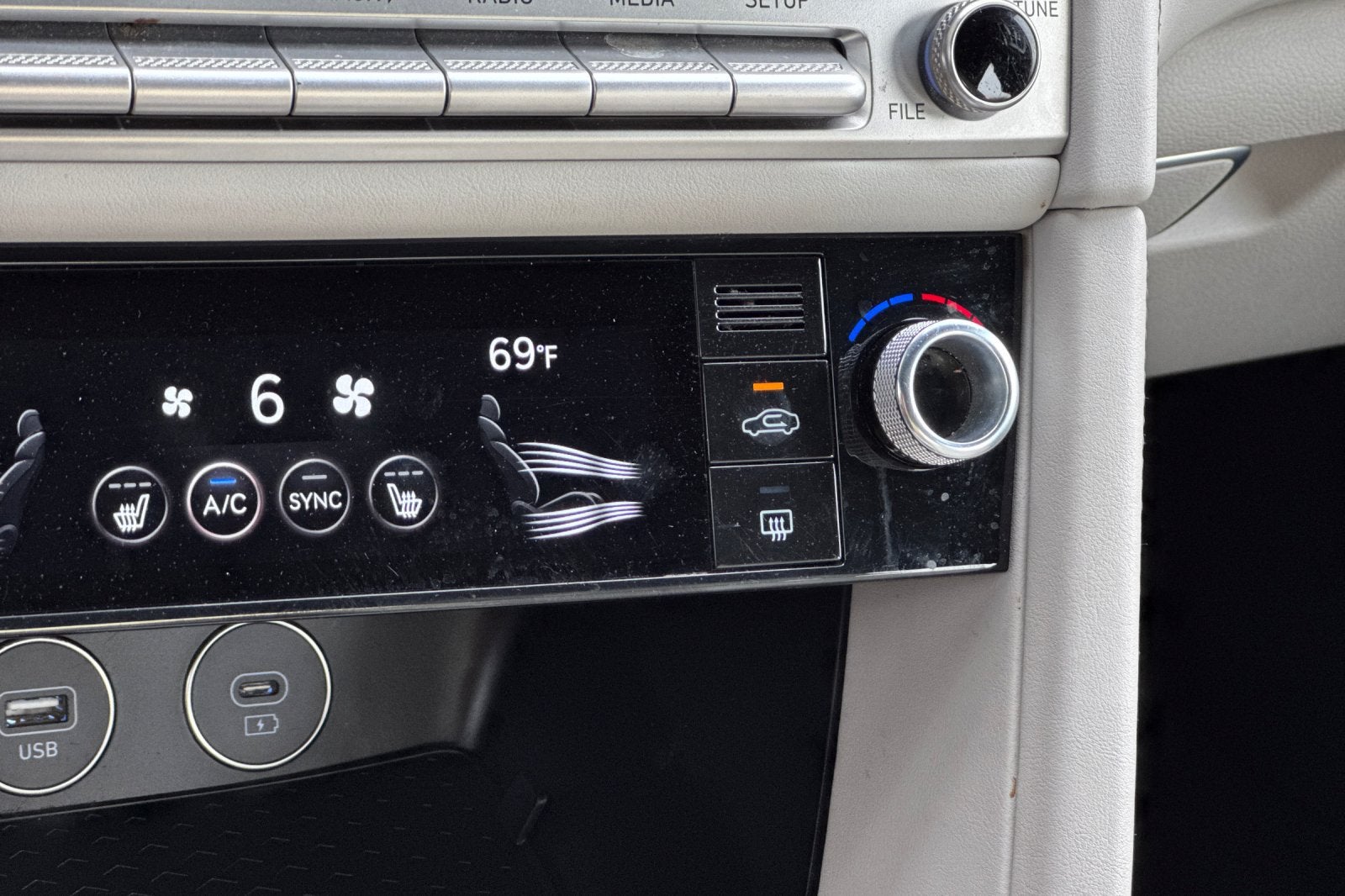2024 Genesis G70 2.5T