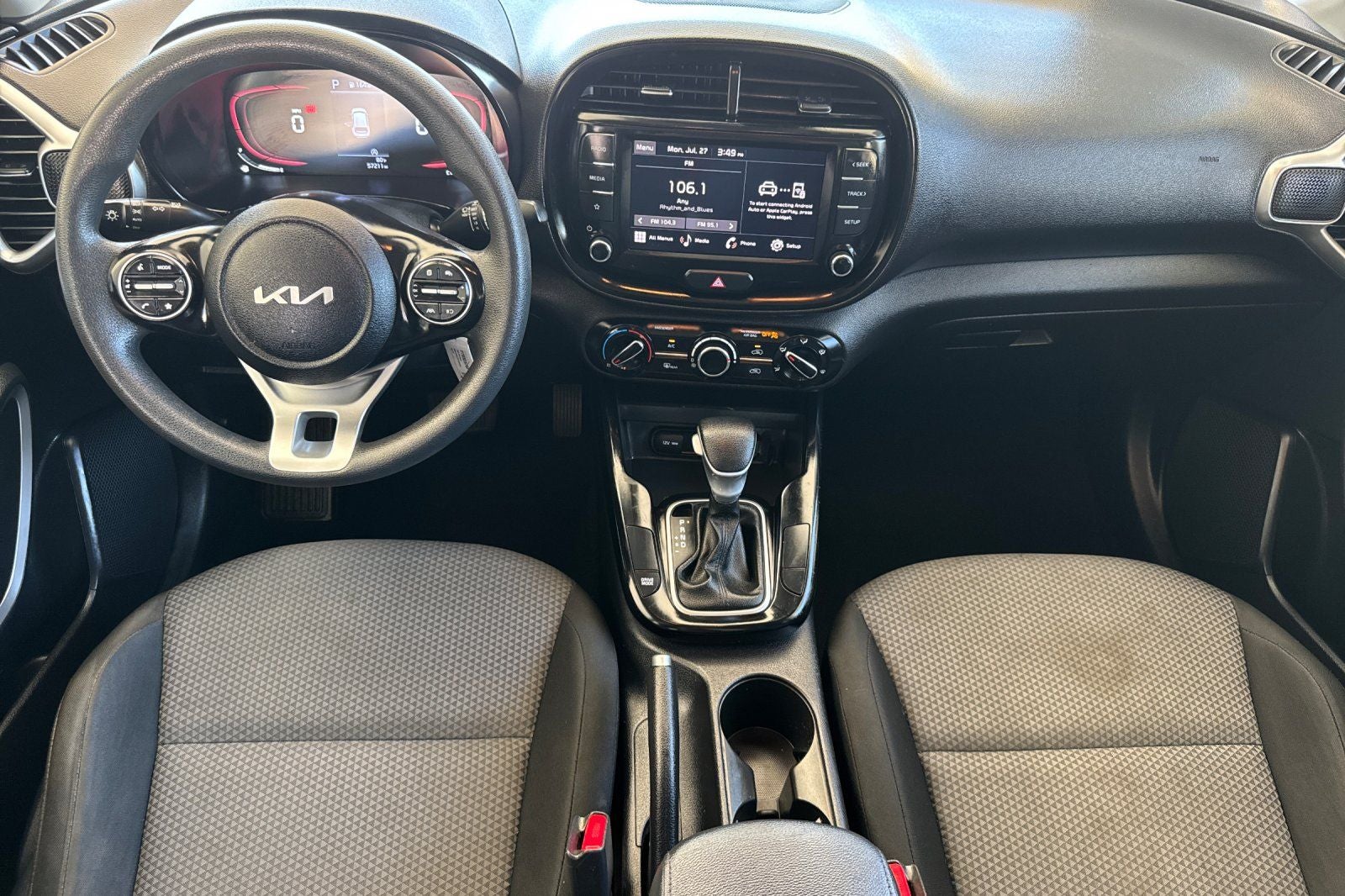 2023 Kia Soul LX TECHNOLOGY