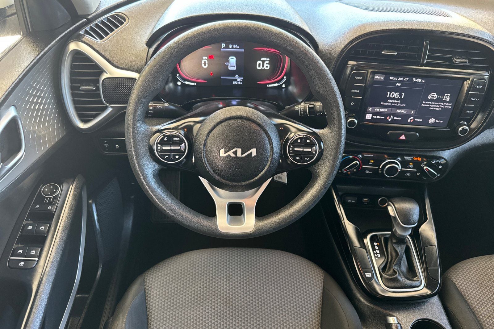 2023 Kia Soul LX TECHNOLOGY