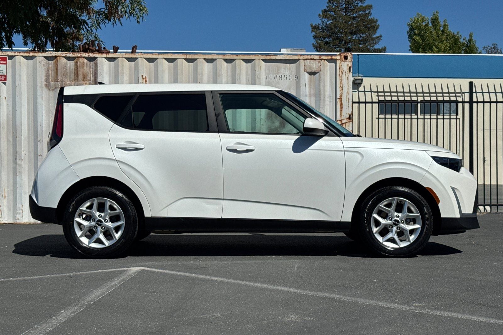 2023 Kia Soul LX TECHNOLOGY