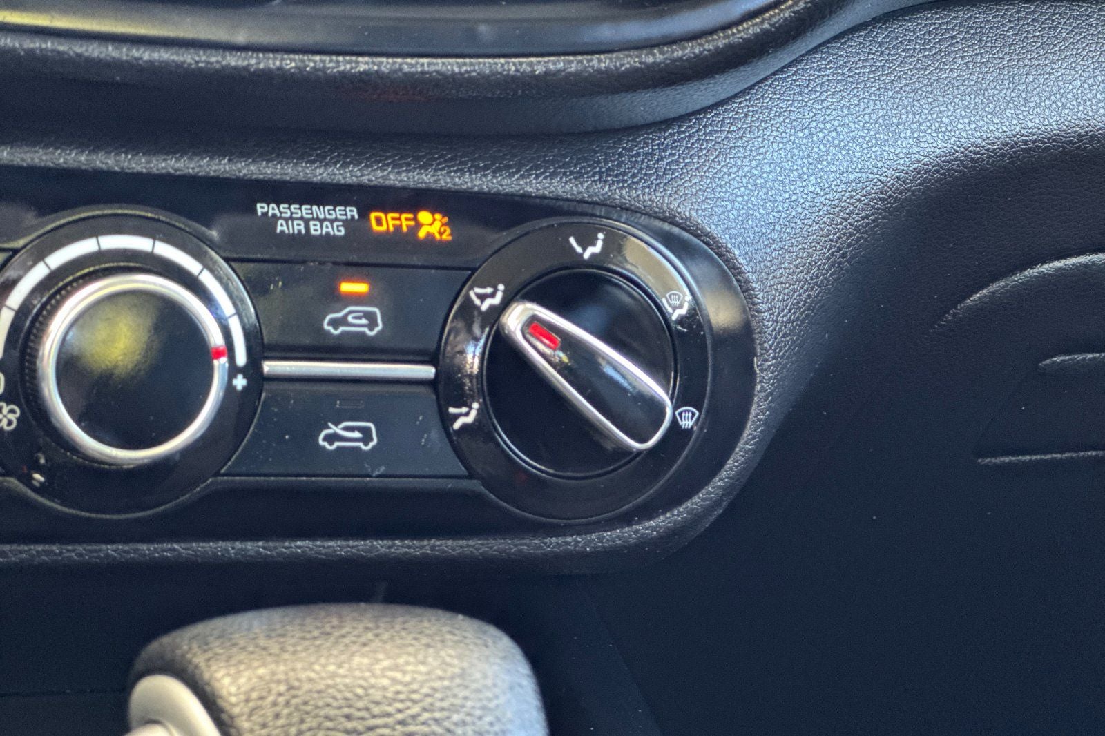 2023 Kia Soul LX TECHNOLOGY