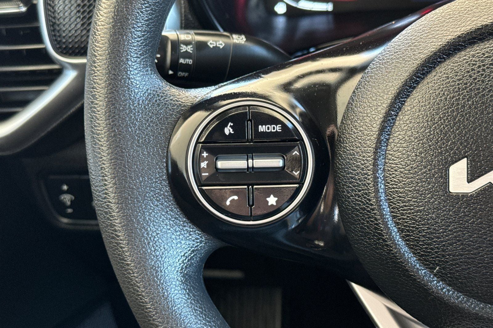 2023 Kia Soul LX TECHNOLOGY