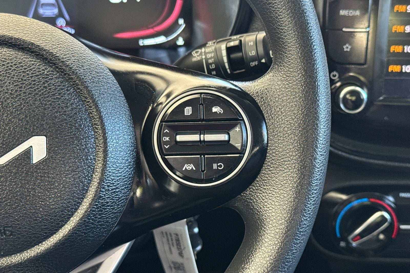 2023 Kia Soul LX TECHNOLOGY