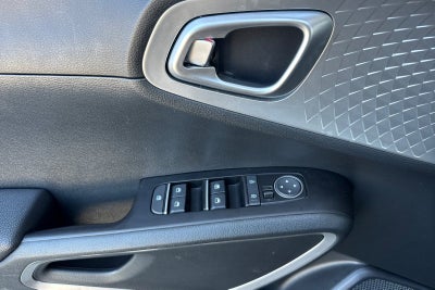 2025 Kia Soul LX TECHNOLOGY