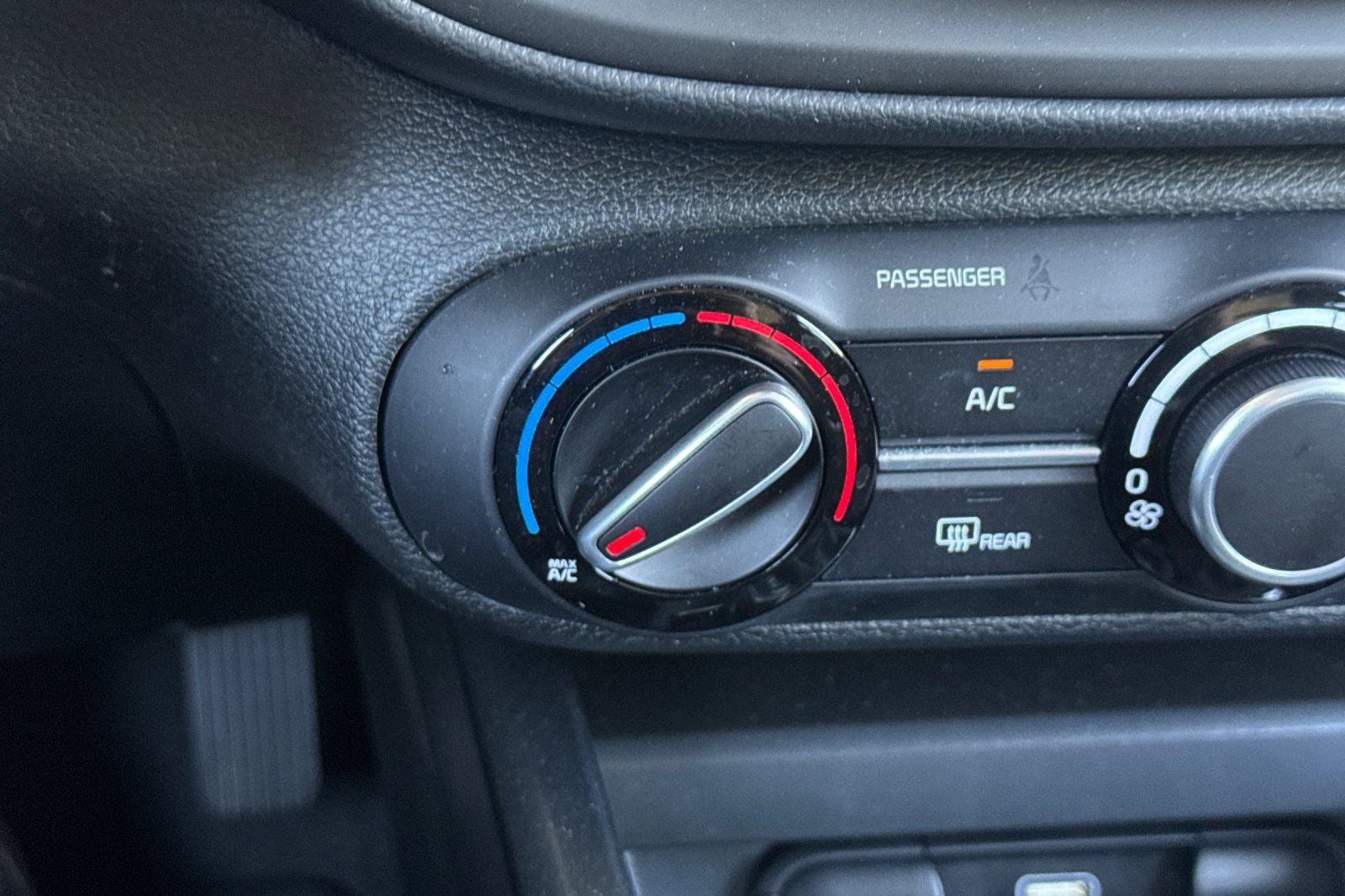 2025 Kia Soul LX TECHNOLOGY
