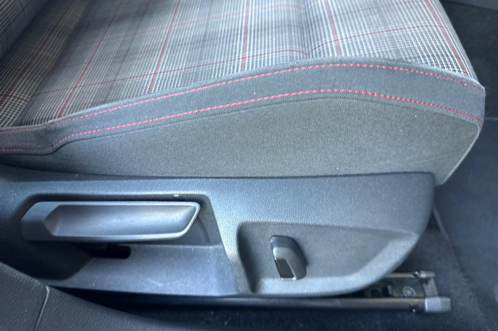 2024 Volkswagen Golf GTI 2.0T S