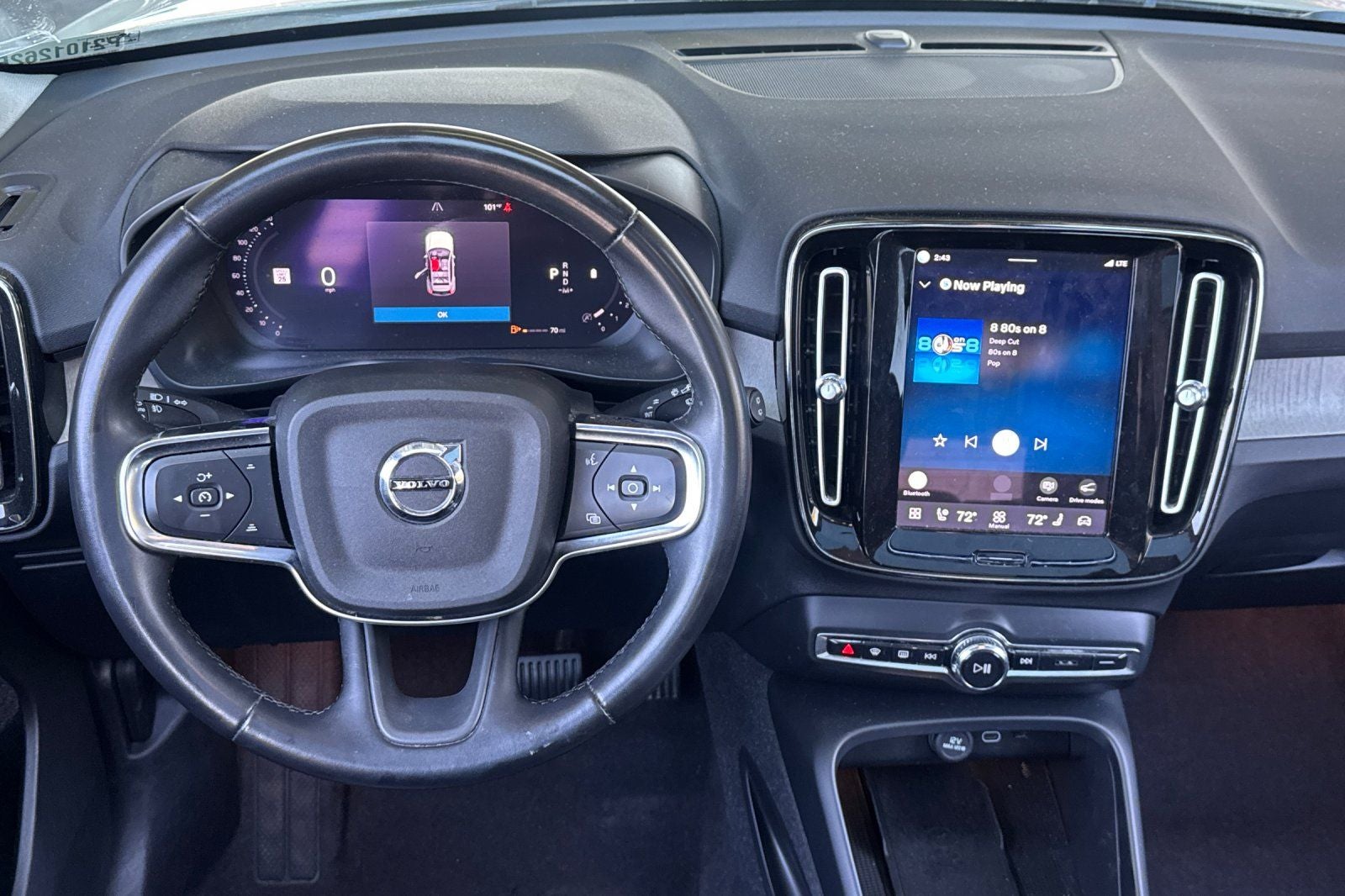 2023 Volvo XC40 B4 Plus Dark Theme
