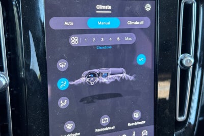 2023 Volvo XC40 B4 Plus Dark Theme