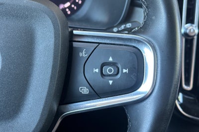 2023 Volvo XC40 B4 Plus Dark Theme