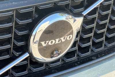 2023 Volvo XC40 B4 Plus Dark Theme