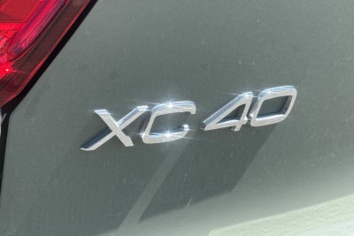 2023 Volvo XC40 B4 Plus Dark Theme