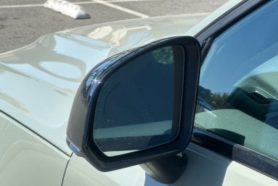 2023 Volvo XC40 B4 Plus Dark Theme