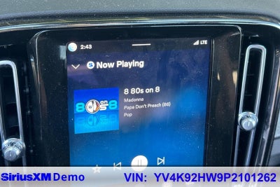 2023 Volvo XC40 B4 Plus Dark Theme